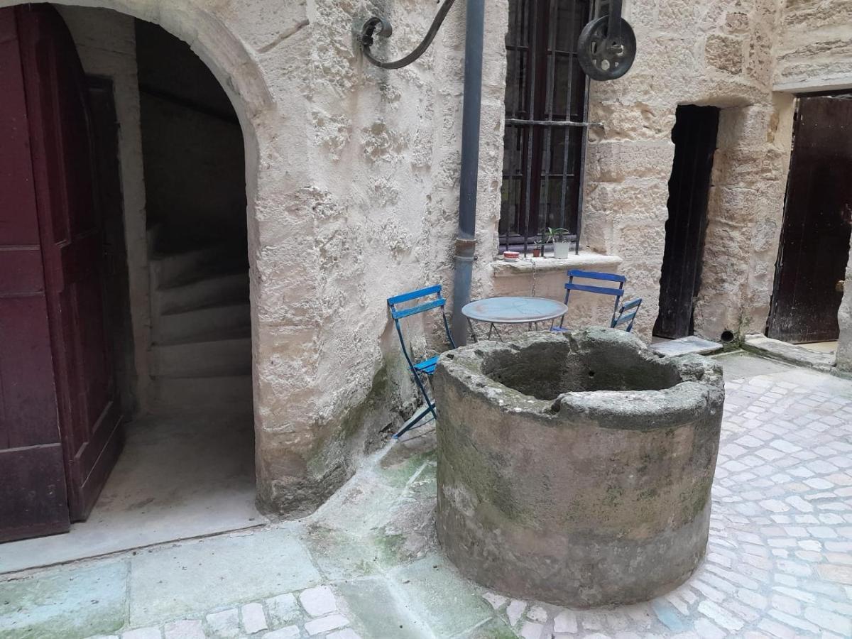 Petit Cocon En Plein Centre Historique D'Uzes - Place Aux Herbes En Zone Pietonniere Экстерьер фото